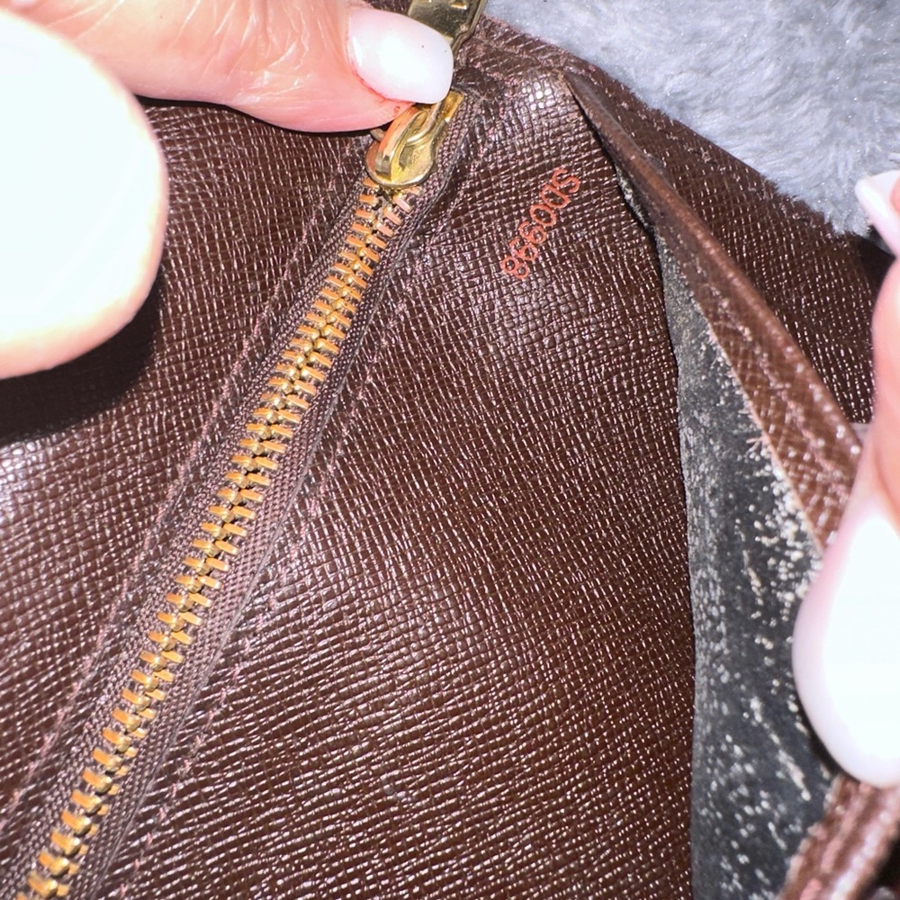 Louis Vuitton DemIer wallet 100%with cwritificate of Aujtmeticity